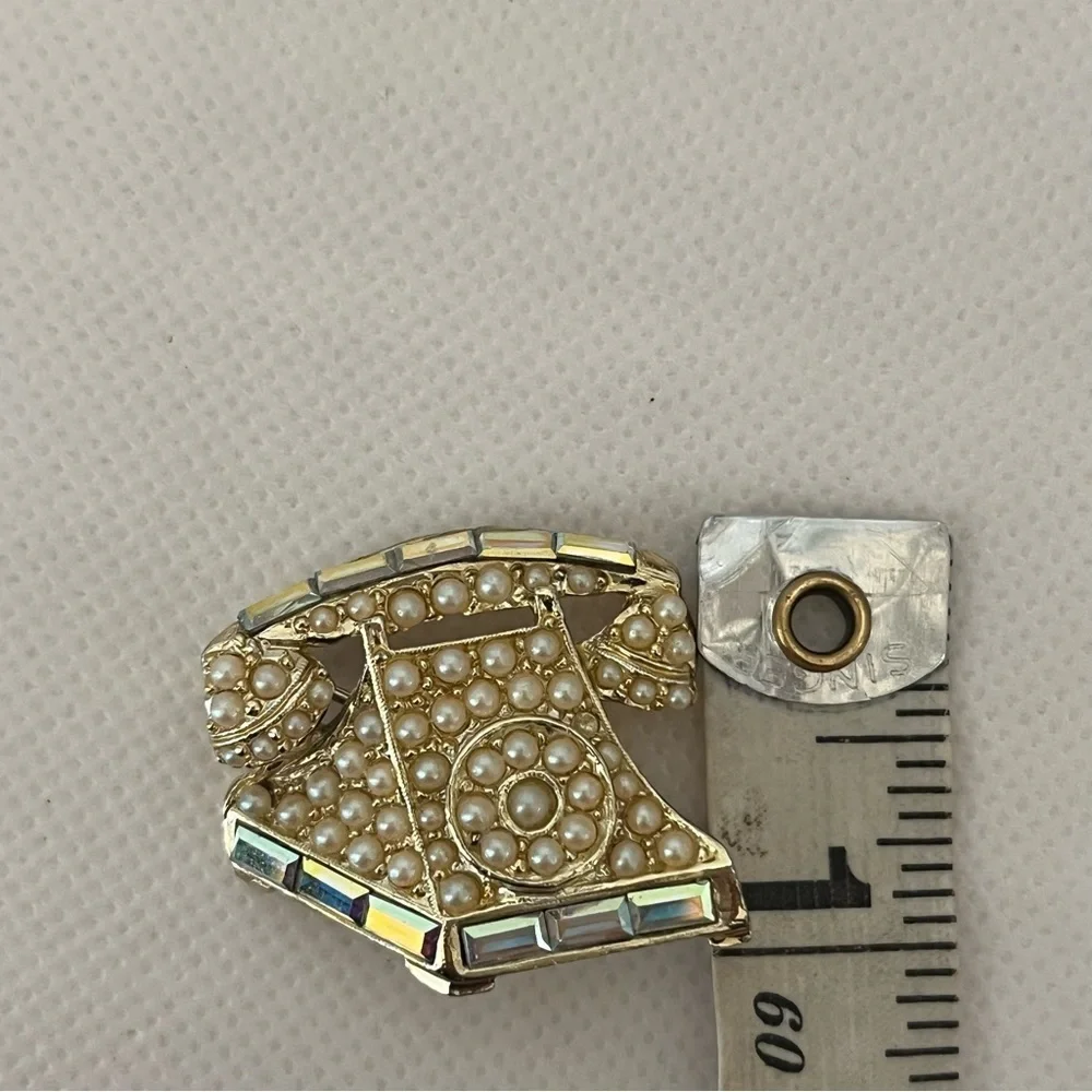 Vintage Pell Telephone Brooch
